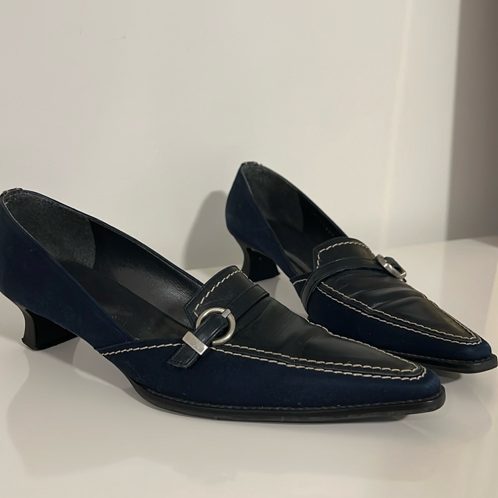 Stuart Weizman Navy Heels Shoes